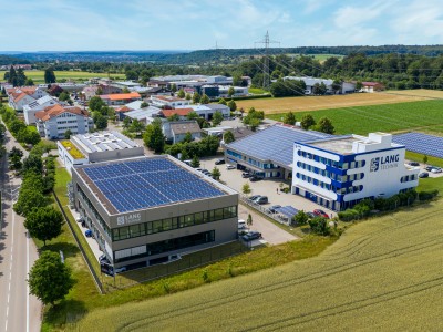 LANG Technik Luftaufnahme vom Gebäude
